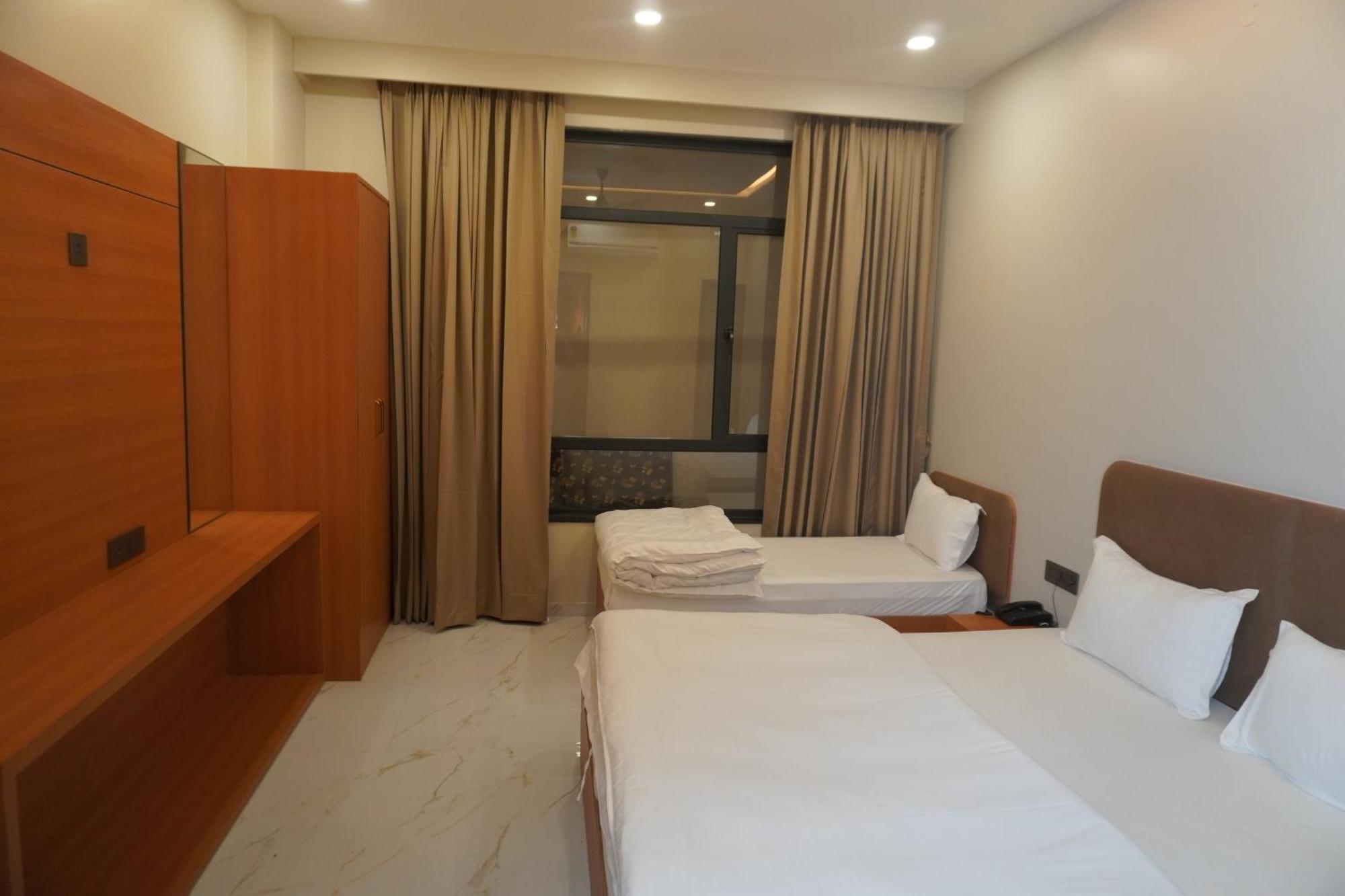 Hotel Heera Palace Khatu Bagian luar foto